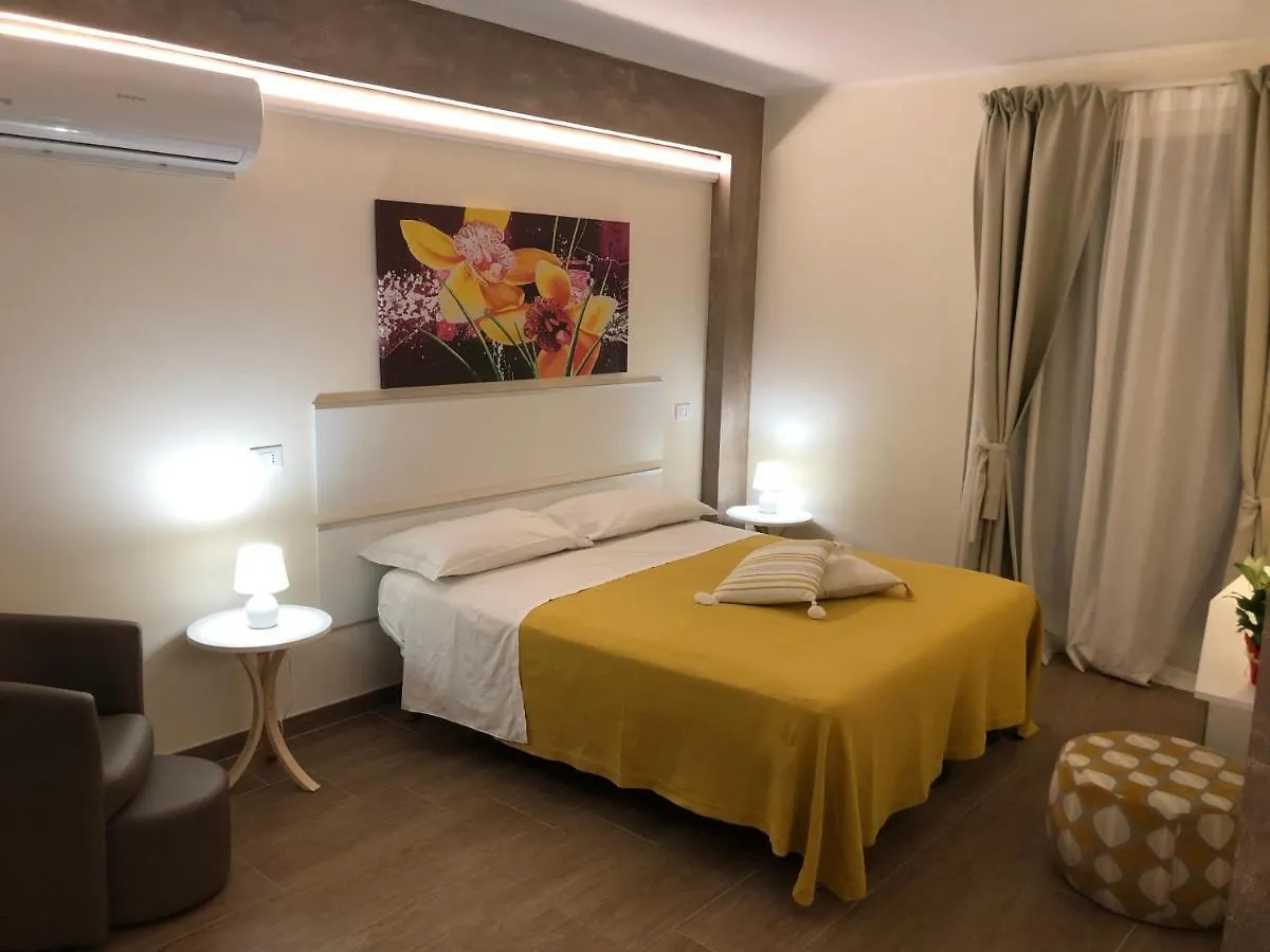 Donnarosahome Oliveri Italia
